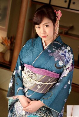 (Ayane Sakurai) يحب ارتداء اليوكاتا وممارسة الجنس (35P)