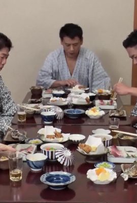 مطعم الضيافة للعام الجديد – شوغون الصغير ولعبة الملك – هيكارو كيريشيما (120P)