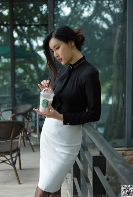 [IESS] الموديل: Xiaobao “قميص أسود حريري أسود” (81P)