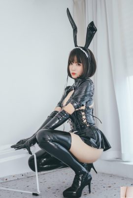 الأخت الكبرى Xansoon Xuan Xiao – خادمة فتاة الأرنب خادمة فتاة الأرنب (52P)