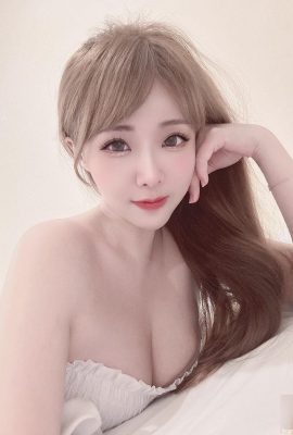 الحبيبة “Zhang Xiaorou” ذات الصدور الجميلة بيضاء ورقيقة وعينيها مليئة بالأخاديد العميقة الجذابة التي على وشك الانفجار (10P)