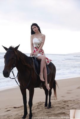 تظهر تنورة Li Yarou الطويلة بطول 182 سم ذات الشقوق العالية على شاطئ البحر أناقتها أثناء ركوب الخيل (74P)