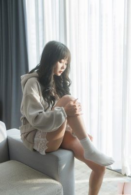 [Yeoni] الجميلات الكوريات يرتدين ملابس مغرية وهذا يجعلني أشعر بالحكة (17P)