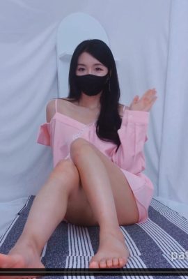 فتاة التلفزيون الكورية – الثدي (47P)