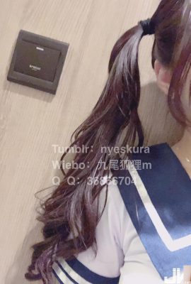 (صور جميلة) الثعلب ذو الذيول التسعة M (تناول قضمة من ساكورا تشان) فتاة لطيفة في المدرسة الابتدائية (62P)