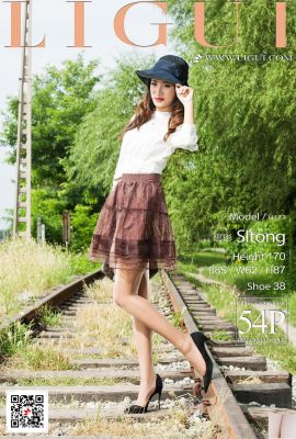(Ligui Internet Beauty) 20171213 أرجل عارضة الأزياء Sitong الجميلة مع لحم الخنزير المبشور بجانب مسار السكة الحديد (55P)