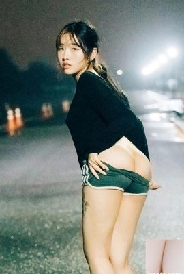 الجمال الكوري SonSon يتعرض في الشارع في وقت متأخر من الليل (36P)