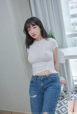 عارضة الأزياء الكورية الجميلة الممتلئة تكشف عن صورة مغرية على الأريكة – Son Ye Eun (31P)