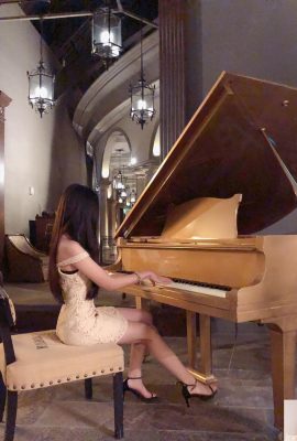 الفتاة الأنيقة التي تعزف على البيانو في Golden Sanmai، الفستان الصغير لا يمكنه إخفاء منحنياتها الجيدة ~ Yan Yan'er (10P)