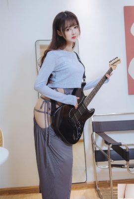 هانيو سانمي – أخت الجيتار (43P)