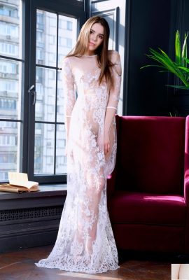 إيفا أماري – فستان مثير (119P)