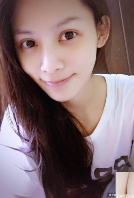 فتاة جميلة ذات عيون كبيرة ~ تشانغ ليلين كلوي (50P)