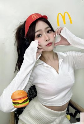 يتمتع Ma Zhengmei الصغير “Xu ​​Weihan” بوجه ملائكي وعيون دامعة تجعل مستخدمي الإنترنت يذوبون (10P)