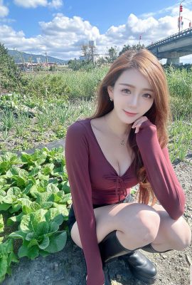 الكوسبلاي الياباني ذو الصدور الجميلة (Sanqiao MIHASH.3KIU) يسميه مستخدمو الإنترنت المرأة الشابة المتزوجة التي لا تستطيع تحمل الفاسقات ذات الصدور الممتلئة (10P).
