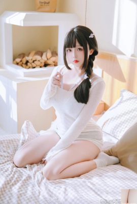 Coser@日Naijiao – زوجة الجينز (129P)