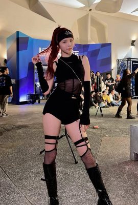 “Zoe_flesh” الخفية الثديين المستديرة والإغراء (18p)