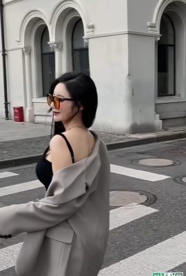 الفتاة الكبرى للثديين مع انشقاق عميق “Xinpei Mandy” لافتة للغاية (20p)