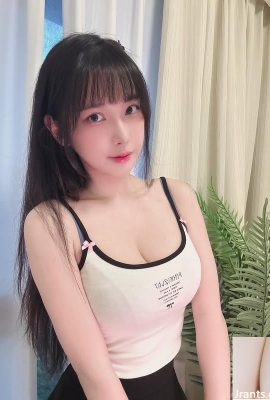 Live Barbie “Yili” يجعل الناس يشعرون بالحرج في القلب (10p)