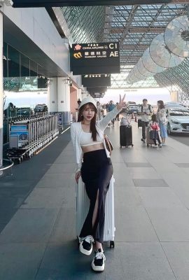 تبدو الفتاة المجاورة “Tingyin” جميلة جدًا (10p)
