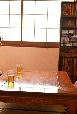 Ikegami Otoha ، Adachi Yuri: أخوات غال الصينية الشهيرة للغاية يلوحن بذراعيهن ، والخط الطويل مدهش في شوارع الصينية … (21p)
