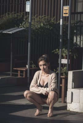 محطة حافلات badbro_exhibitionism جالسة