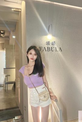 صورة ساخنة لـ “Li Xin” مخبأة في شخصية جميلة (10p)