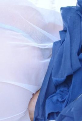 (صورة Legku) رقم 021 من الفتيات ذوو الأرجل الطويلة مع جوارب زرقاء (31p)