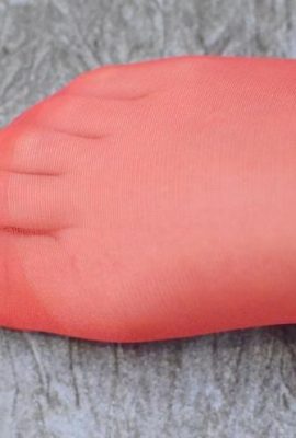 (صورة Legku) رقم 1010 من الفتيات ذوو الأرجل الطويلة مع جوارب حمراء شفافة (32p)