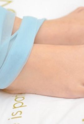 (Legku Photo) رقم 008 عدد الفتيات ذوو الأرجل الطويلة مع جوارب زرقاء (33p)