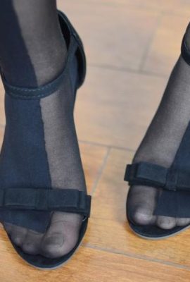 (Legku Photo) رقم 006 عدد الفتاة ذات الأرجل الطويلة مع جوارب سوداء مفتوحة من قطعة واحدة (33p)