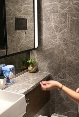 (photo الذاتي) ذهبت فتاة الطالب إلى البحر للحصول على صور خاصة (29p)