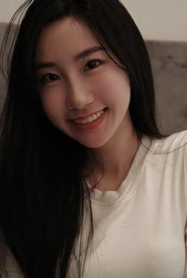 “أرجوانية وموحدة” أبيض وجميلان ممتلئون لدرجة أنهما على وشك الفائض (10p)