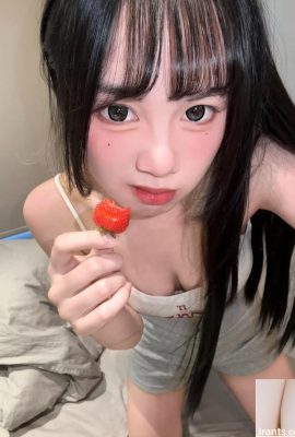 تحرر الفتاة الجميلة الساخنة الساخنة “Little Deer” ولديها شخصية مغرية تغذي العيون (10p)