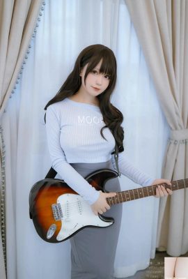 (مجموعة من الإنترنت) Nyako Meow – Guitar Sister (71p)