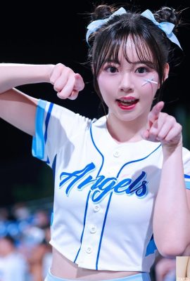 “بيل” فتاة مزاجية ذات ثديين كبيرين ومستديرين. تبدو عطرة جدًا في الصور (10P)