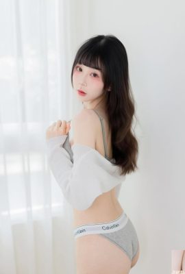 “خبز التوست” صورة الجسم البيضاء والعطاء ملفتة للنظر للغاية وتنضح بإغراء قوي (10P)