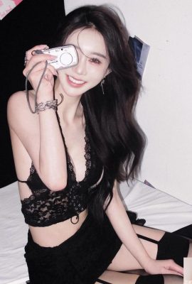 “Aki Chen Fanfan” تُظهر شكلها الجميل وهي مثيرة جدًا من الأمام والخلف (10P)