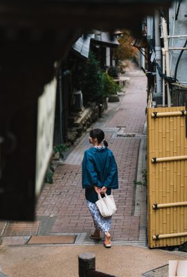 (けんけん) العيون الكهربائية الساحرة مليئة بالإغراء وسوف تقع في الحب من النظرة الأولى (38P)