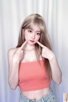 “Weiwei” له شكل جميل، أبيض ولطيف، مثالي جدًا لدرجة أنه كريه (10P)