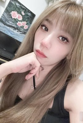 “مومو” ينفجر سحر الجمال الرائع وهي مليئة بالإغراء (10P)