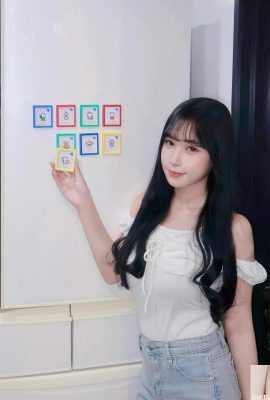 “Peng Peng” مفتونة بوجهها الجميل (10P)