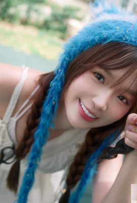 يتمتع “Qiqi” بمظهر رائع لدرجة أن الناس لا يستطيعون تحمل الأخدود الساخن والعميق المكشوف (10P)