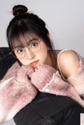 المنحنيات الساحرة للجمال المثير عبر الإنترنت “Stupid C” تشعل الجوع مباشرة (10P)