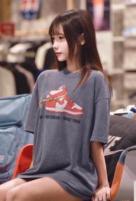 الفتاة اللطيفة “YY” تتمتع بجسم نحيف ومنحنيات مغرية للغاية (10P)