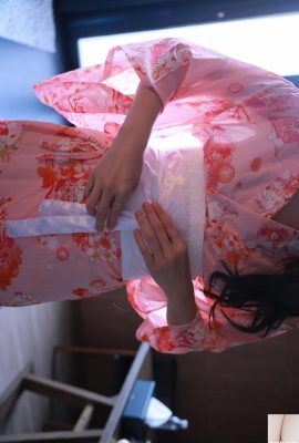 (إينا) الإحساس الكامل بالتحرر يأتي بدون إخفاء (50P)