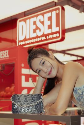 من يستطيع الصمود أمامه! مظهرها الجميل والجميل، وجهها الجميل، خصرها النحيف وأردافها هي بالتأكيد أفضل ما في الجنة (13P)